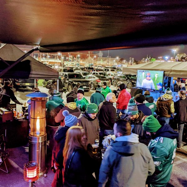 Web24_Tailgate_Eagles7